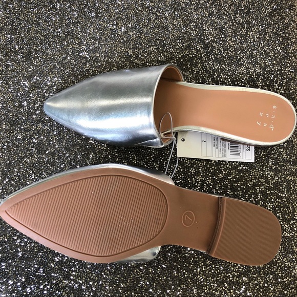 NWT Spring Fling Metallic Silver Slip-on Shoes! - Picture 7 of 8